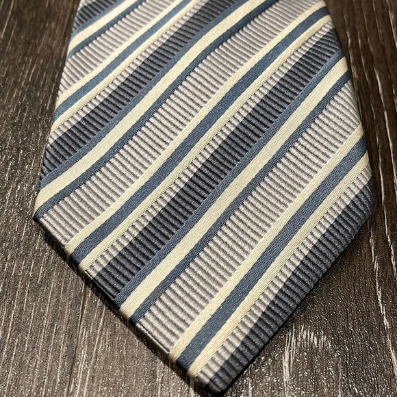 DONALD J. TRUMP Signature Collection tie - Picture 1 of 2